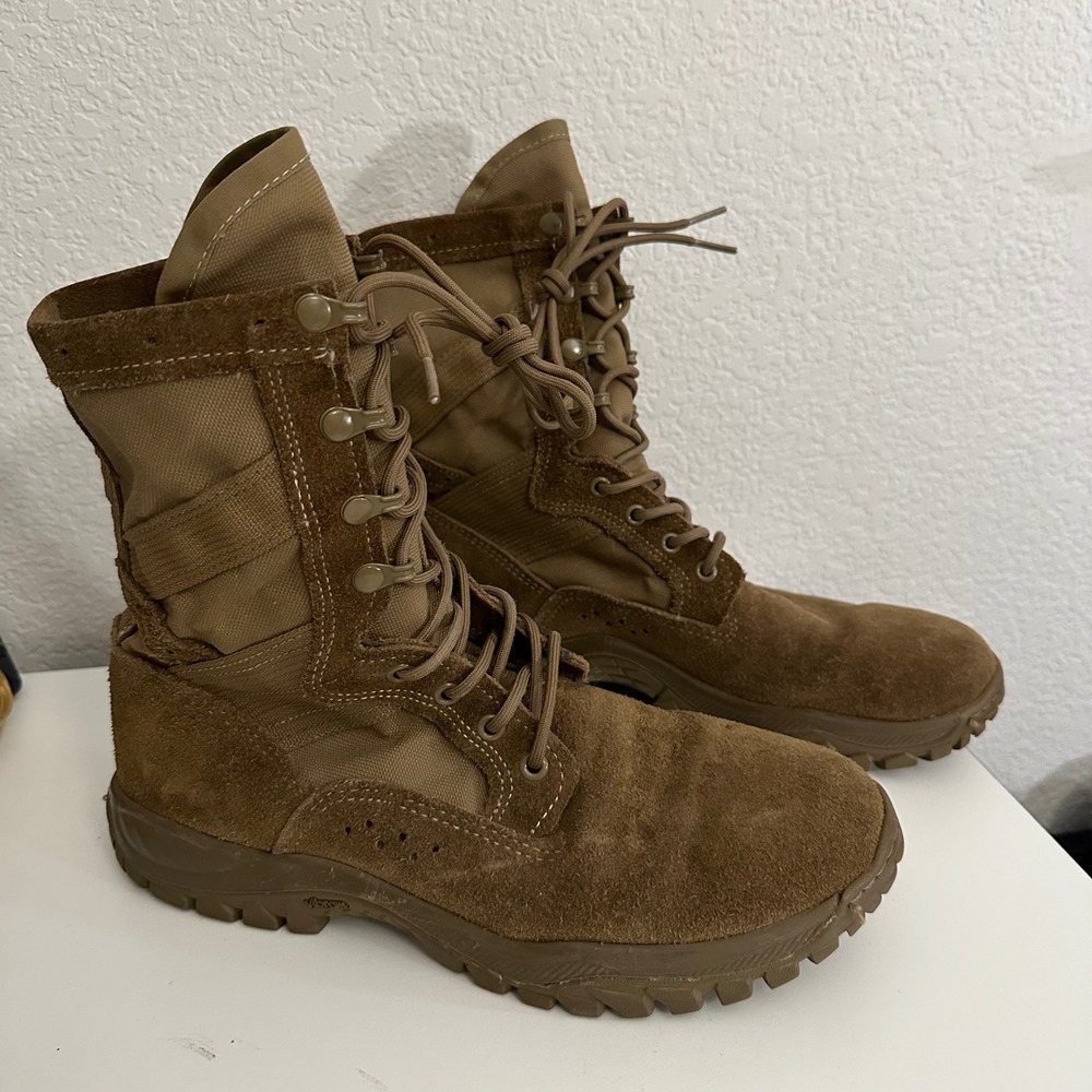 Belleville C320 Ultra Light Assault Boots Mens 10 R Coyote Brown Tactical Vibram